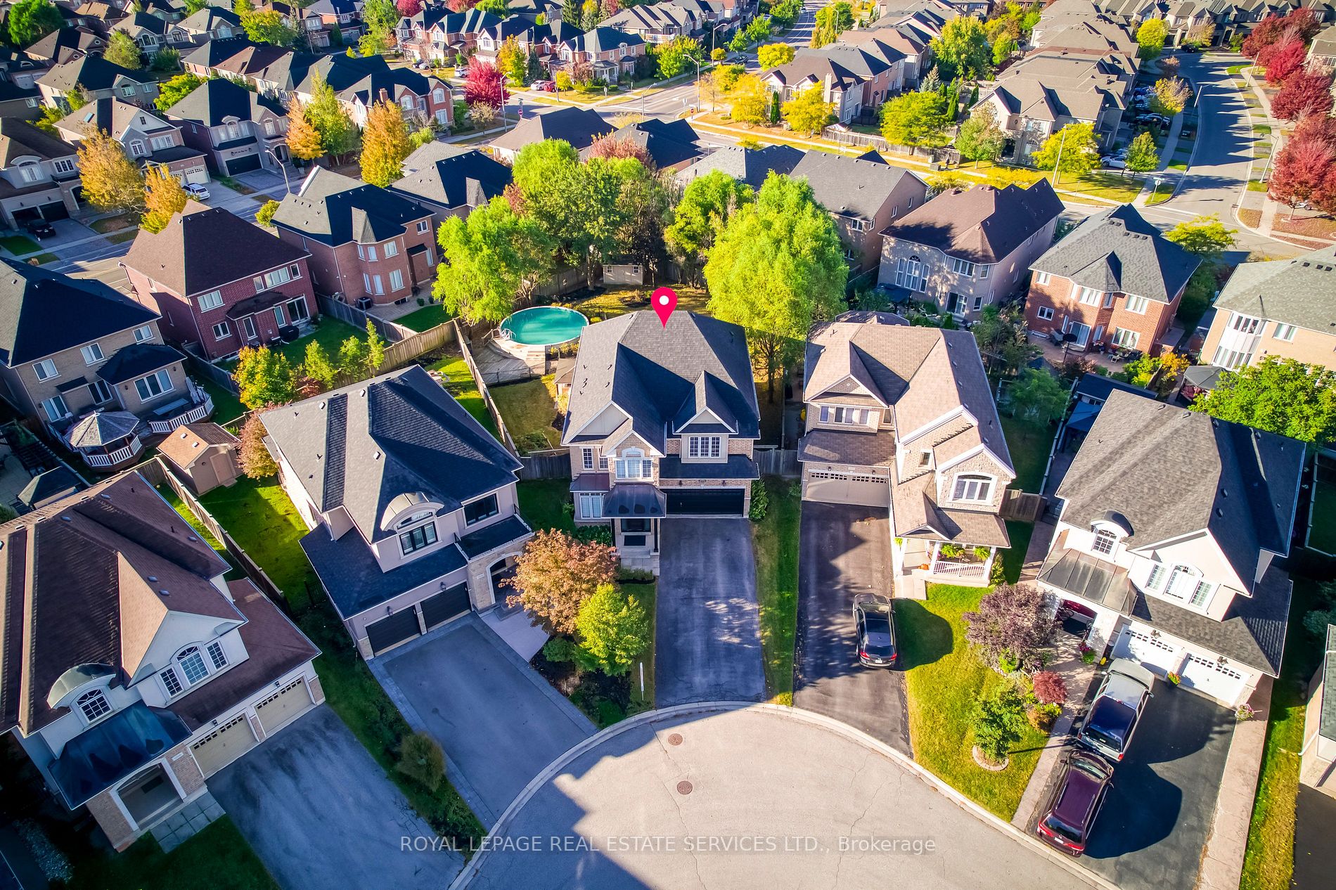 1215 Jezero Cres