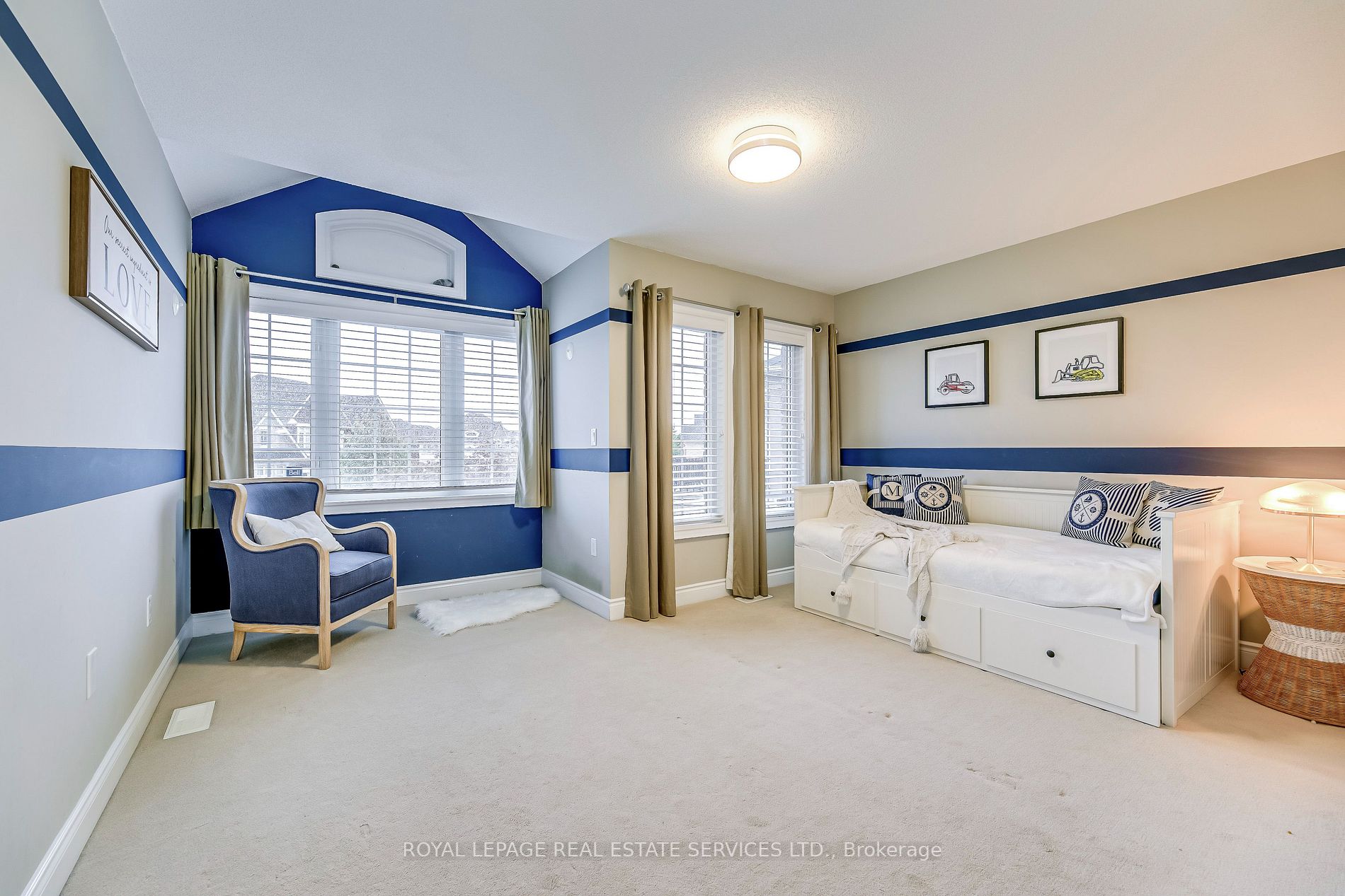 1215 Jezero Cres