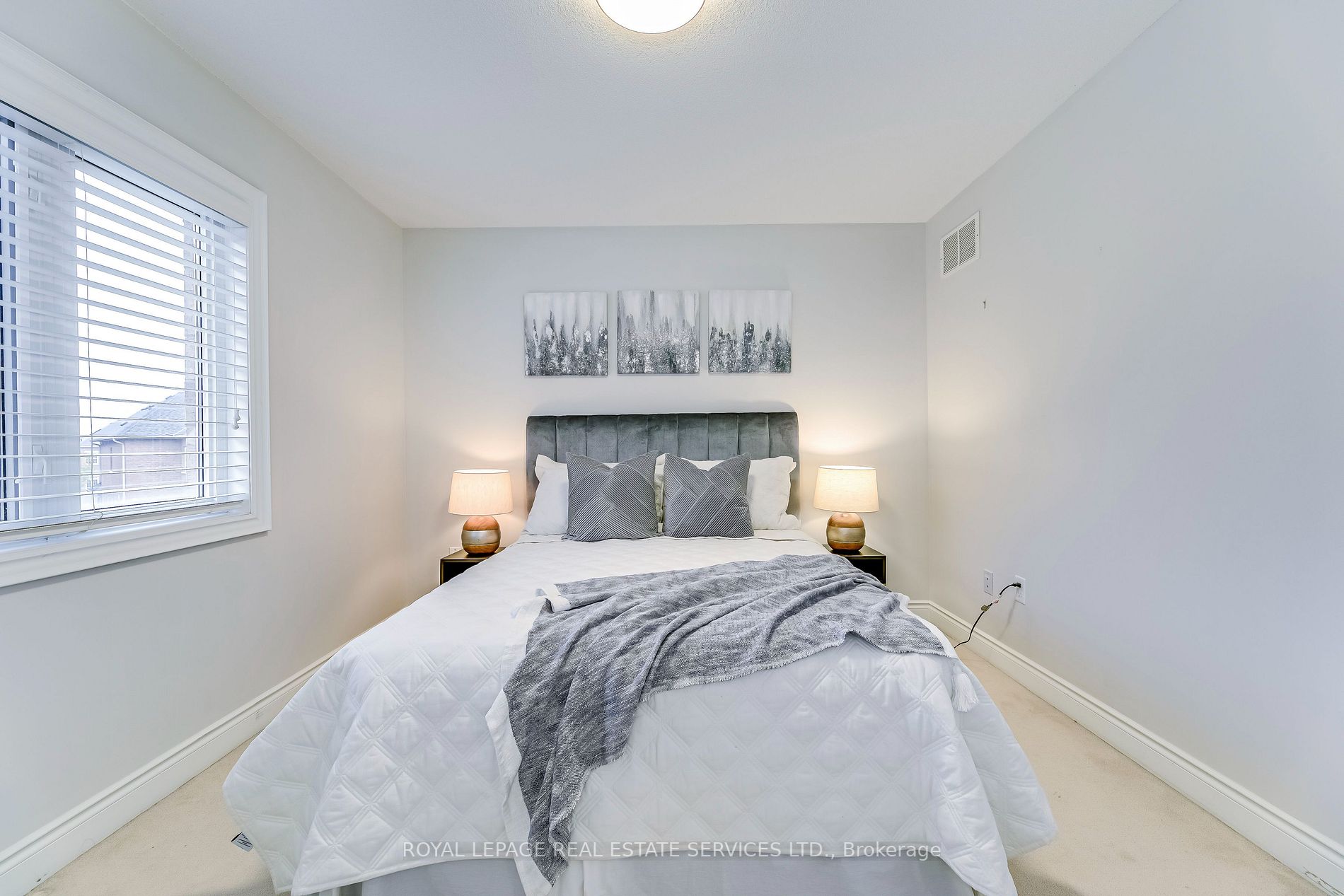 1215 Jezero Cres