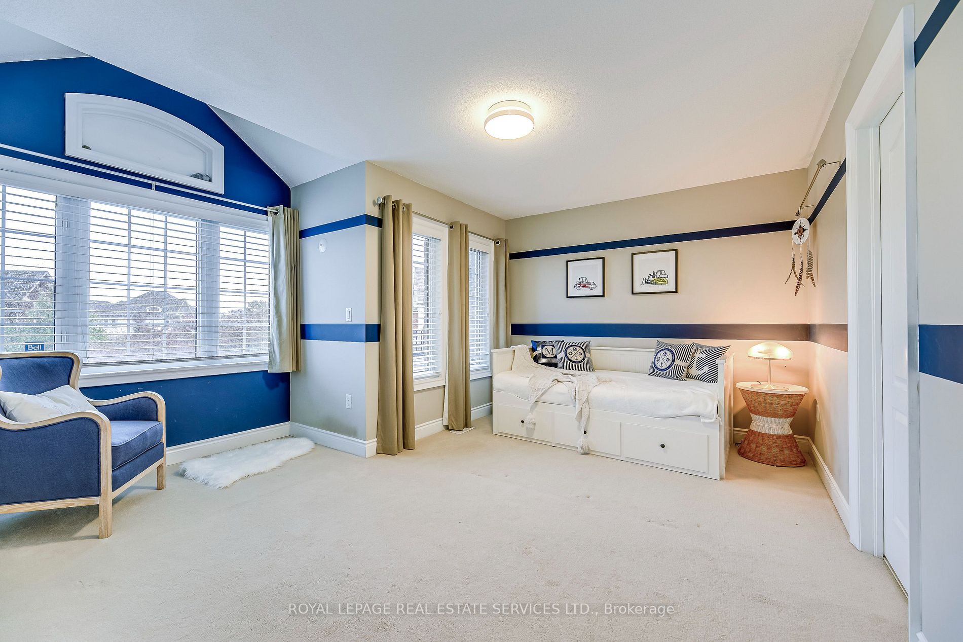 1215 Jezero Cres