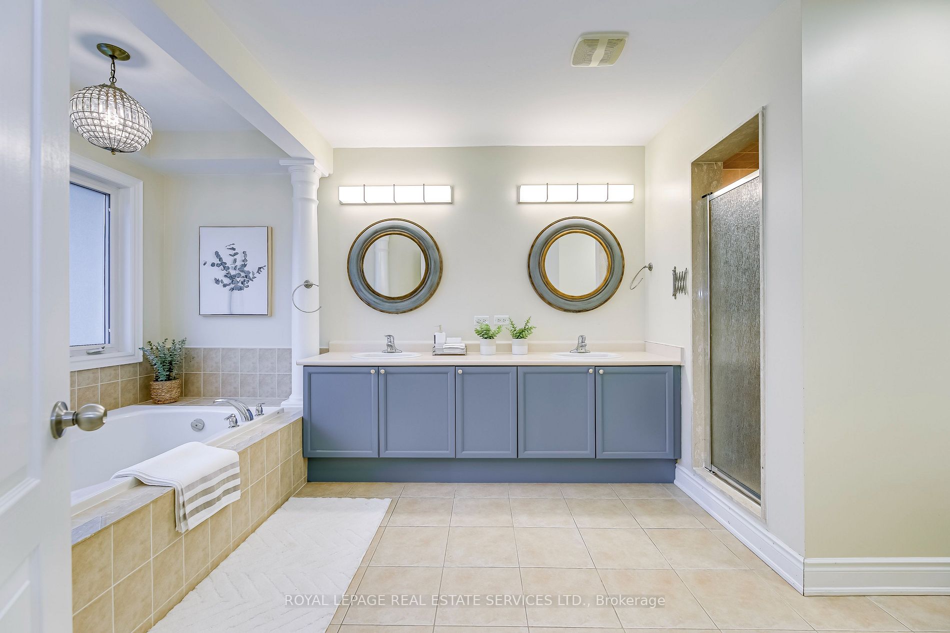 1215 Jezero Cres
