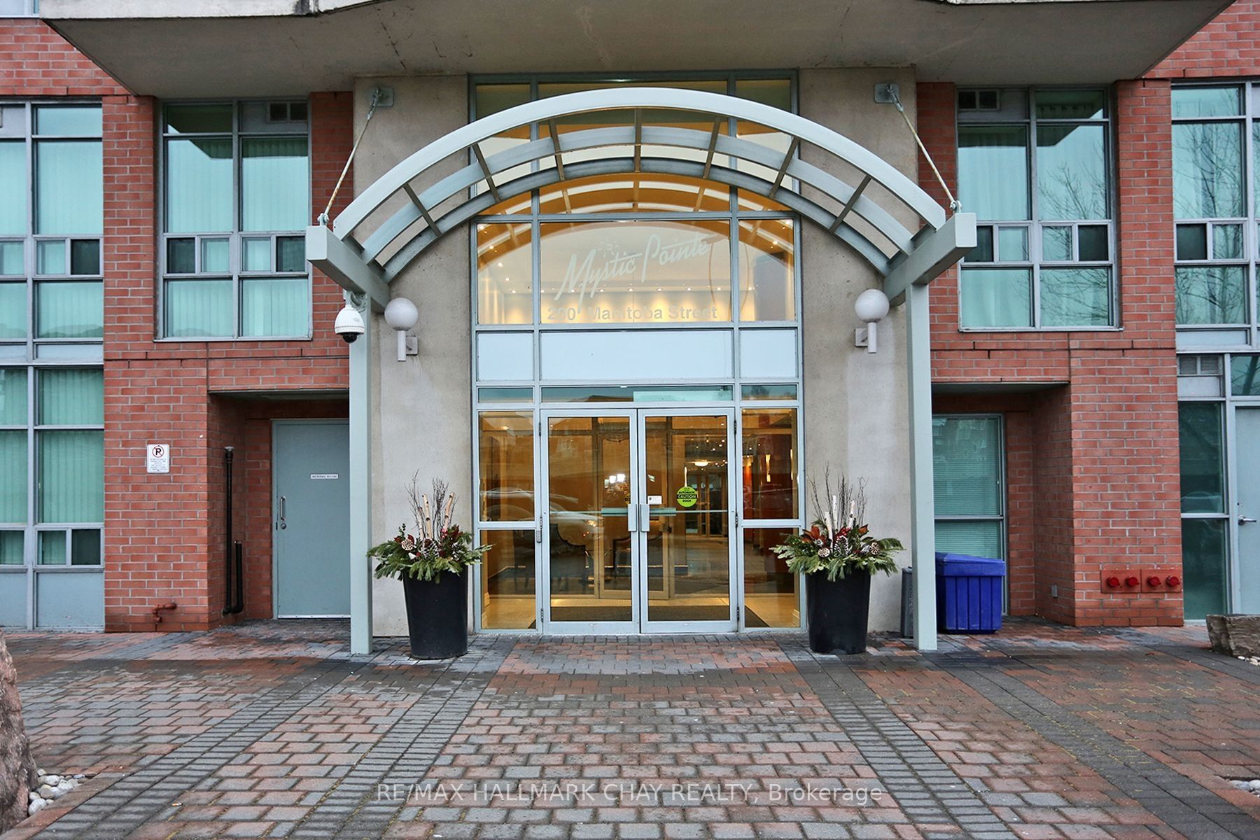 200 Manitoba St, #135