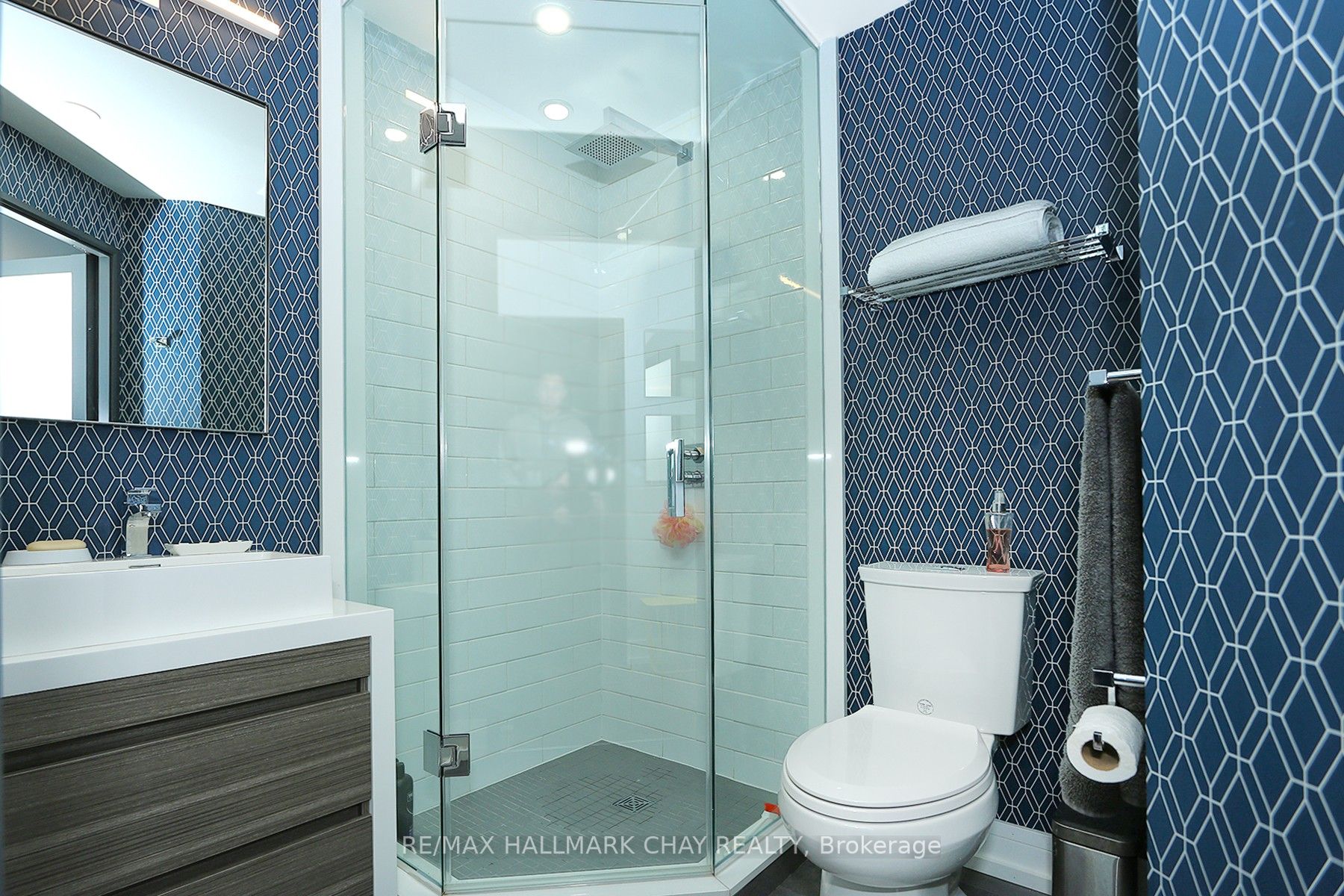 200 Manitoba St, #135