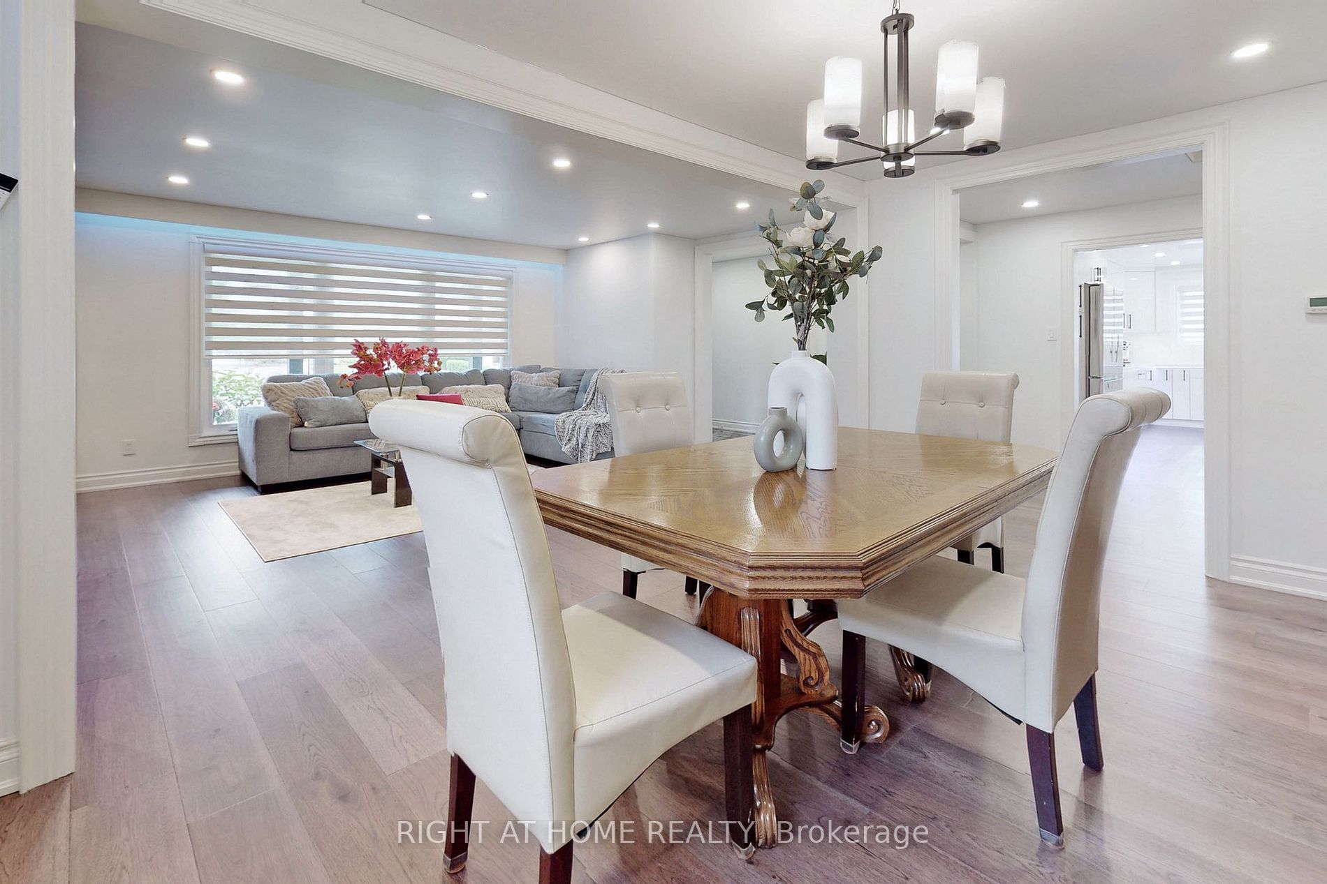 3072 Lenester Dr