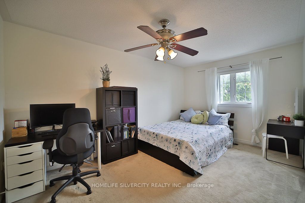 55 Samantha Cres
