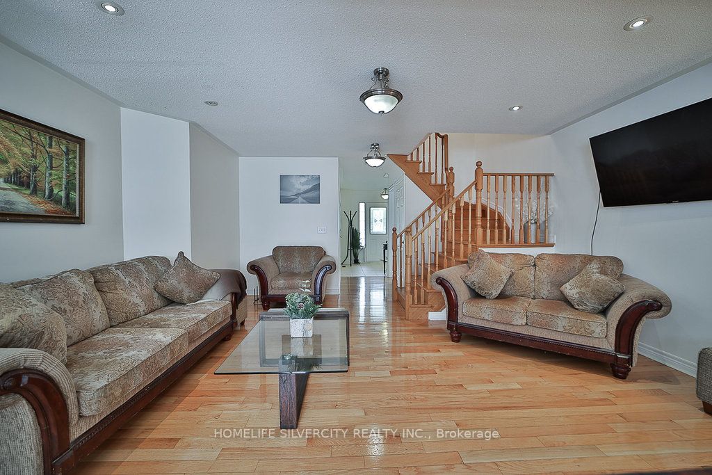 55 Samantha Cres