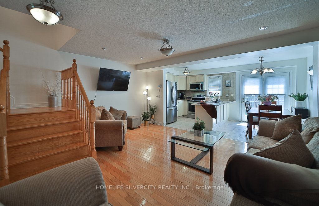 55 Samantha Cres