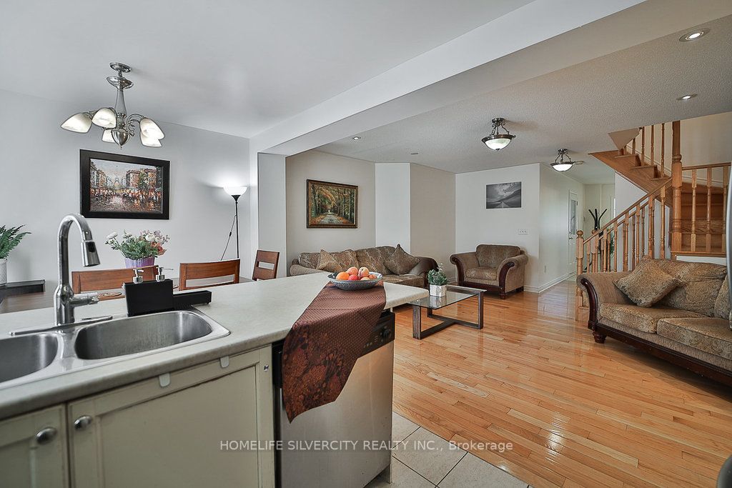 55 Samantha Cres