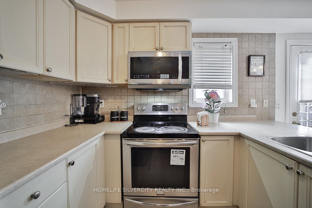 55 Samantha Cres