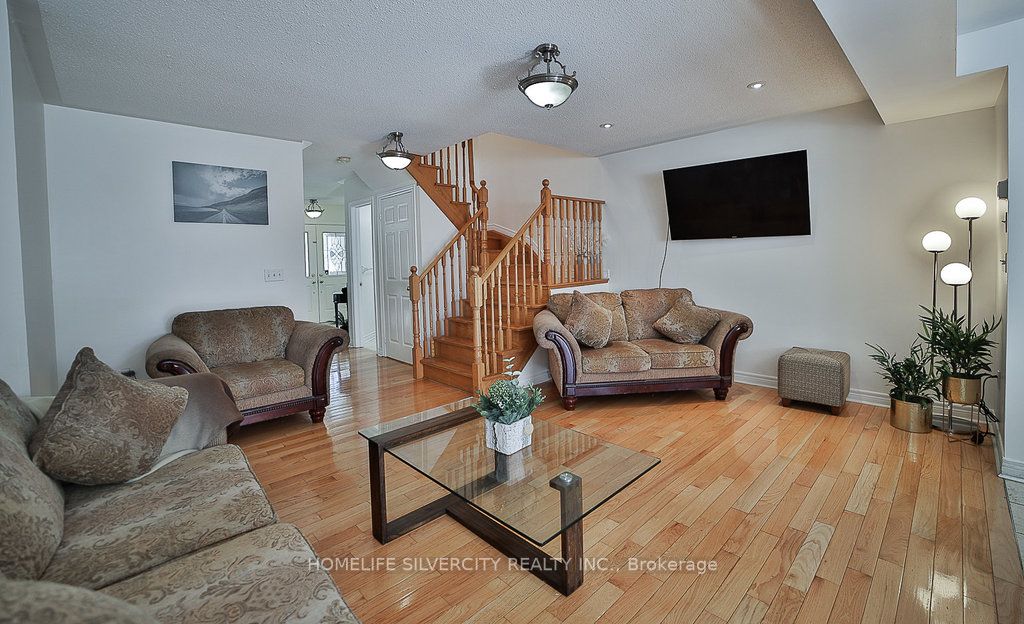 55 Samantha Cres