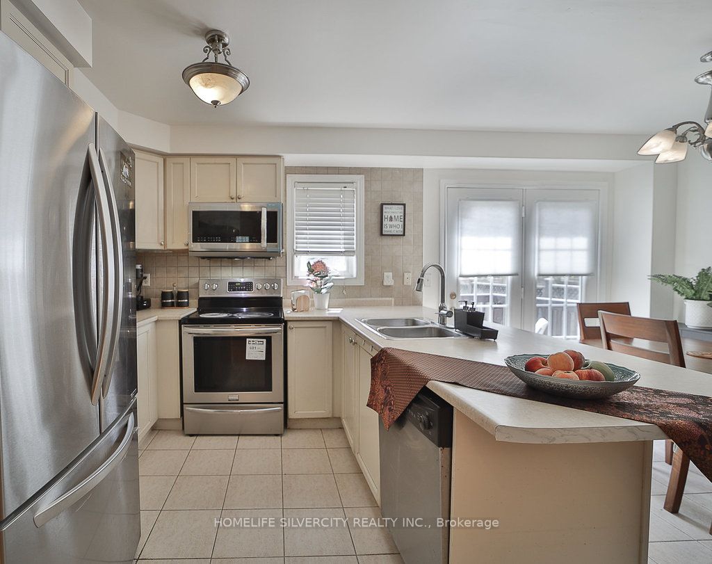 55 Samantha Cres