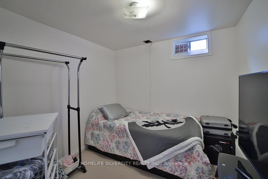 55 Samantha Cres