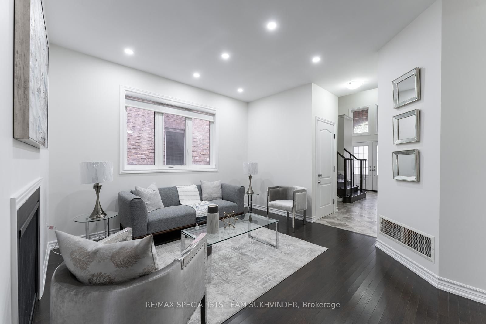 97 Fawnridge Rd