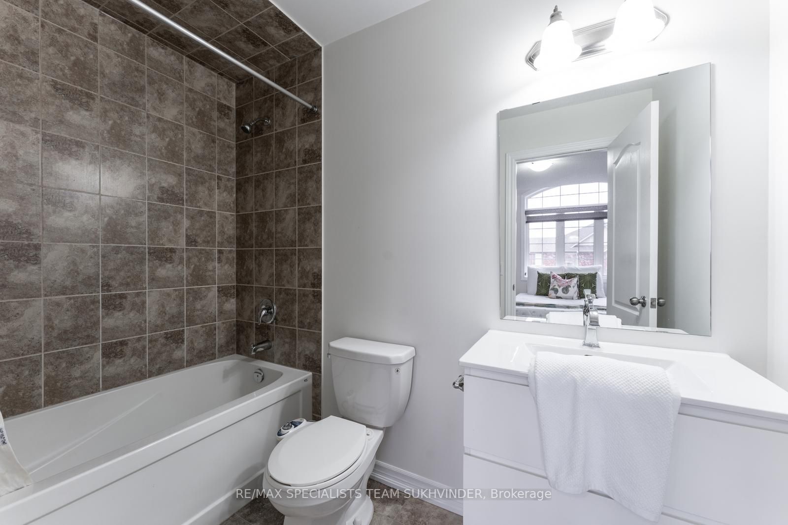 97 Fawnridge Rd