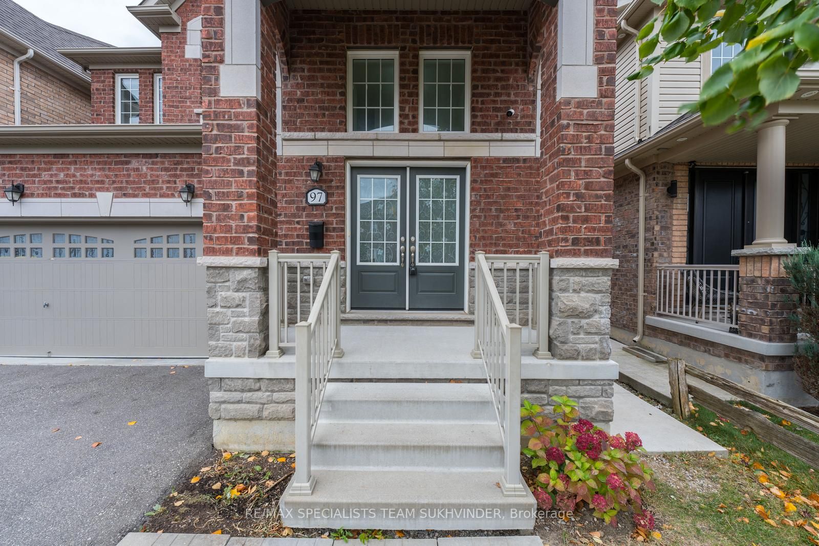 97 Fawnridge Rd