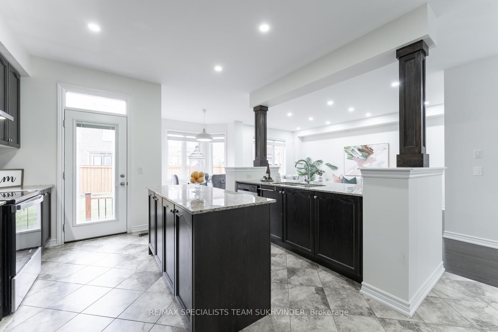 97 Fawnridge Rd