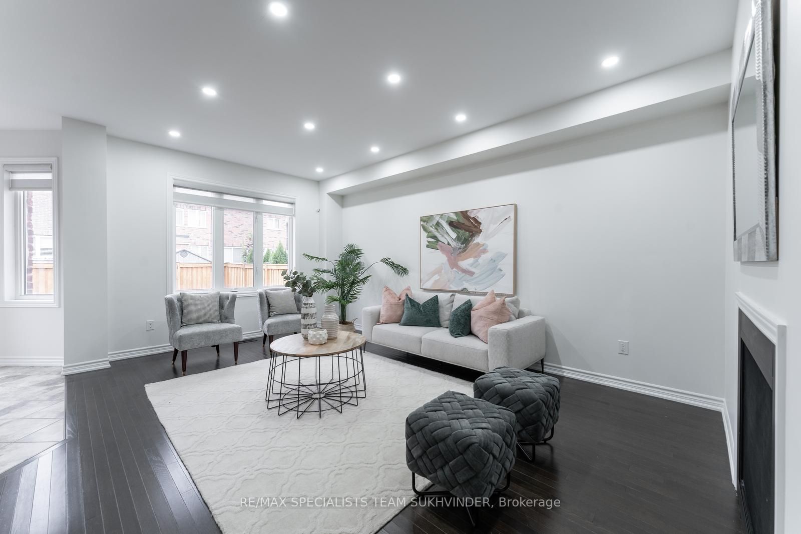 97 Fawnridge Rd