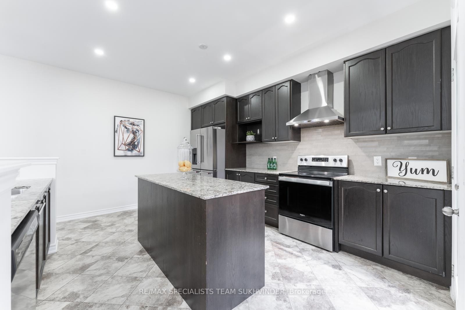 97 Fawnridge Rd