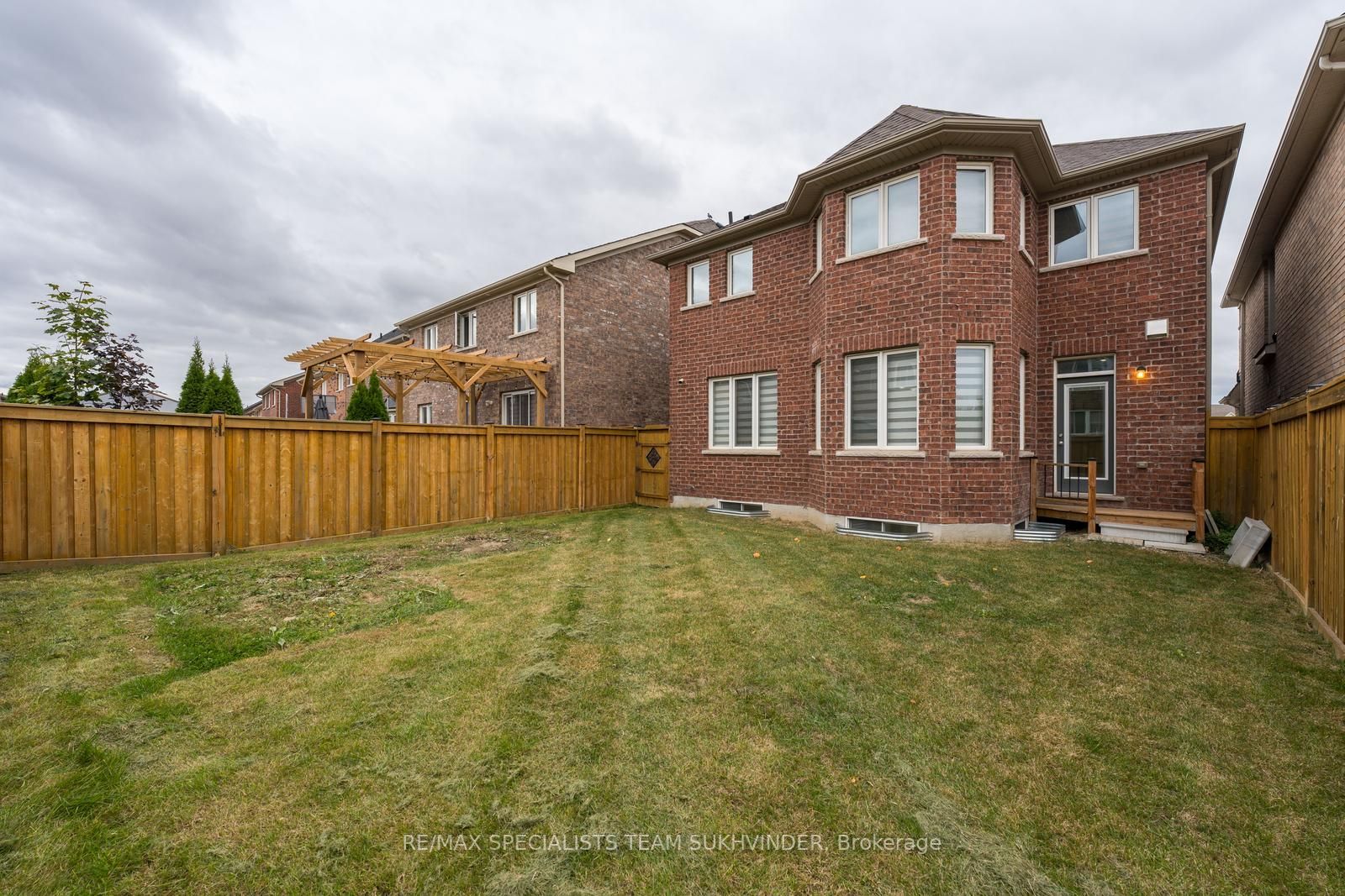 97 Fawnridge Rd