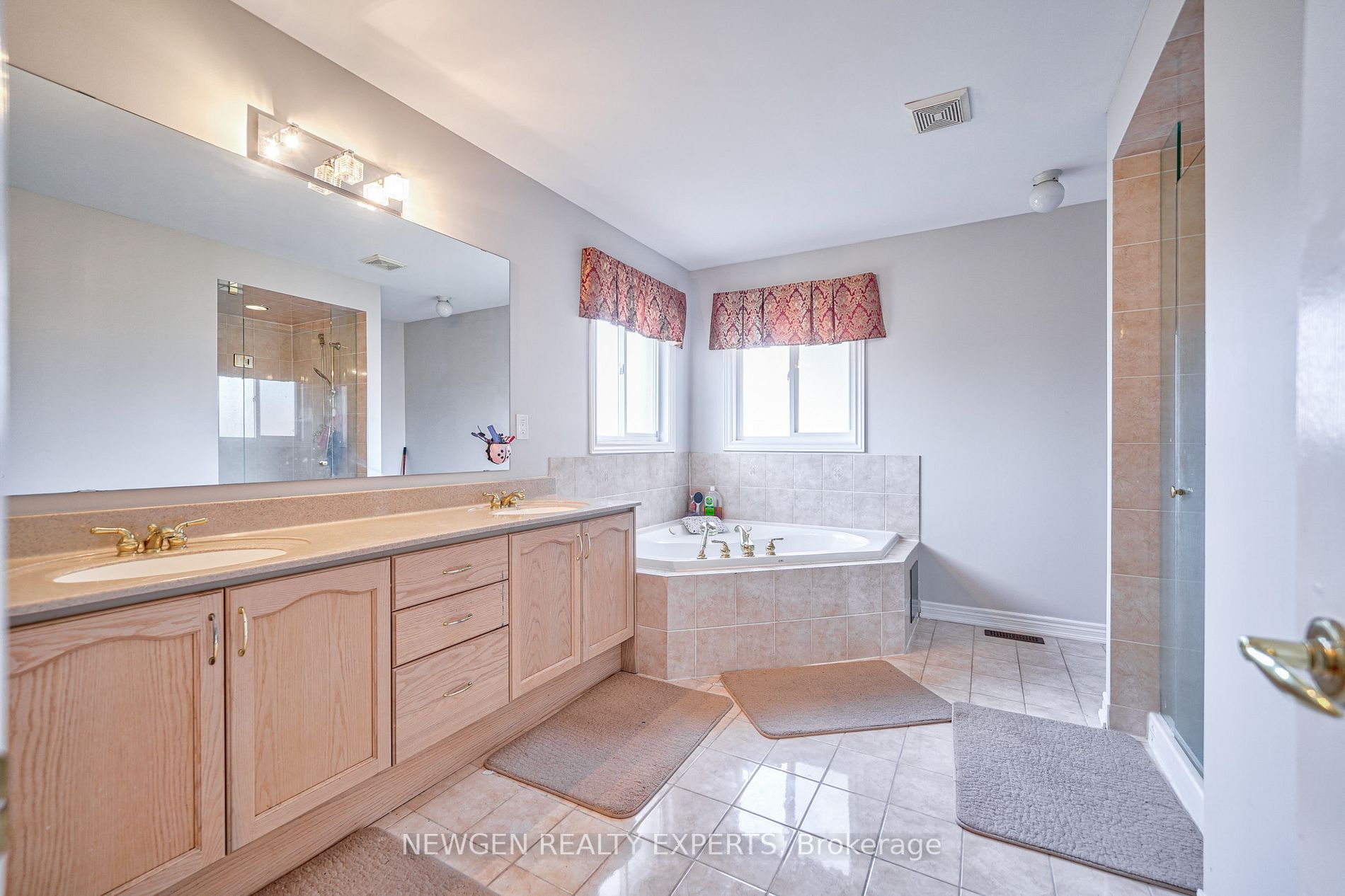 59 Lyndbrook Cres