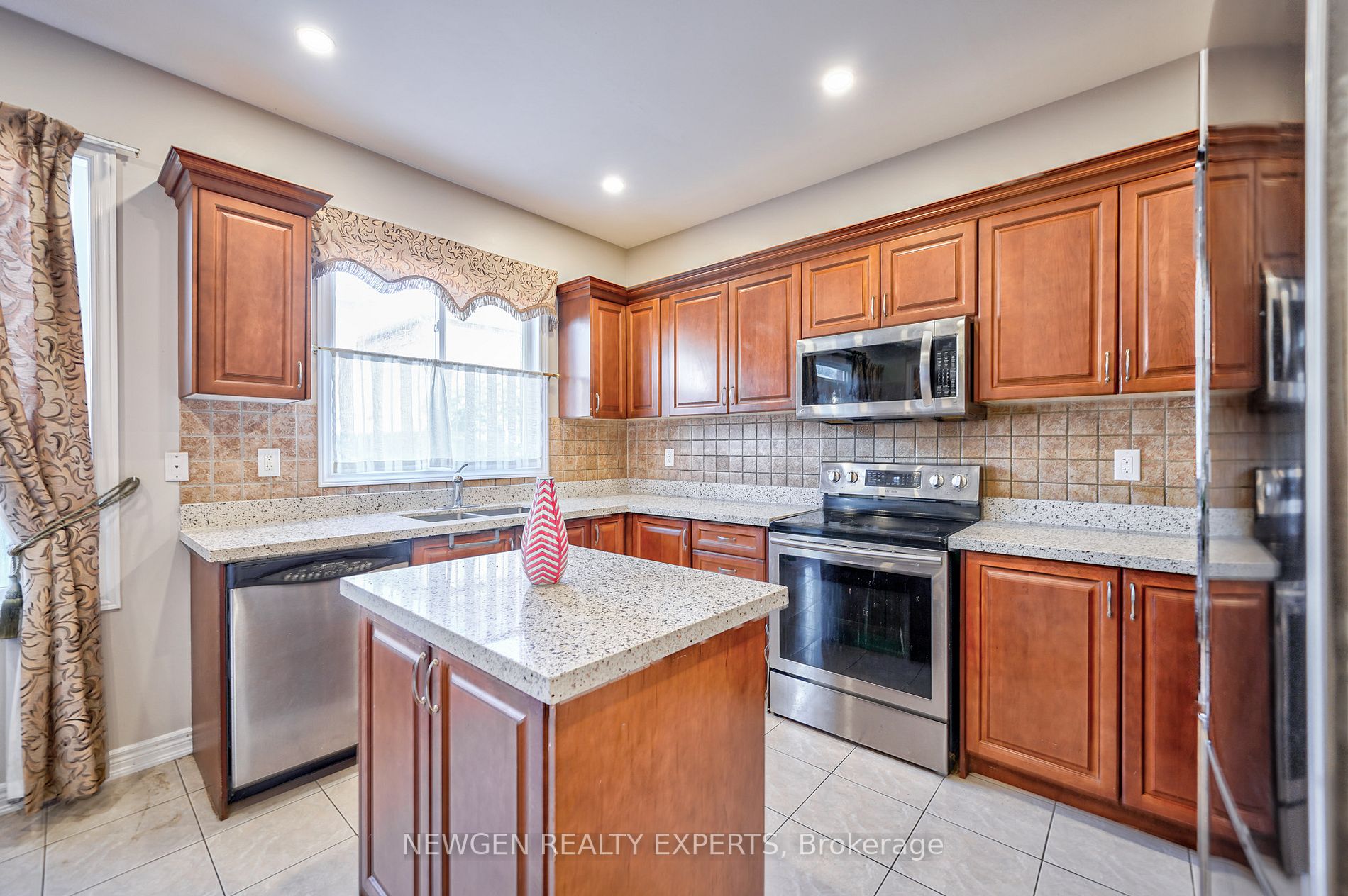 59 Lyndbrook Cres