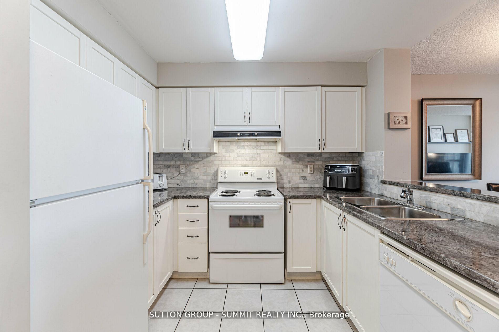 2545 Erin Centre Blvd, #609
