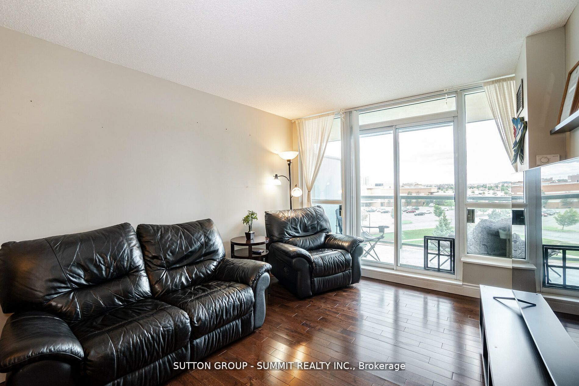 2545 Erin Centre Blvd, #609