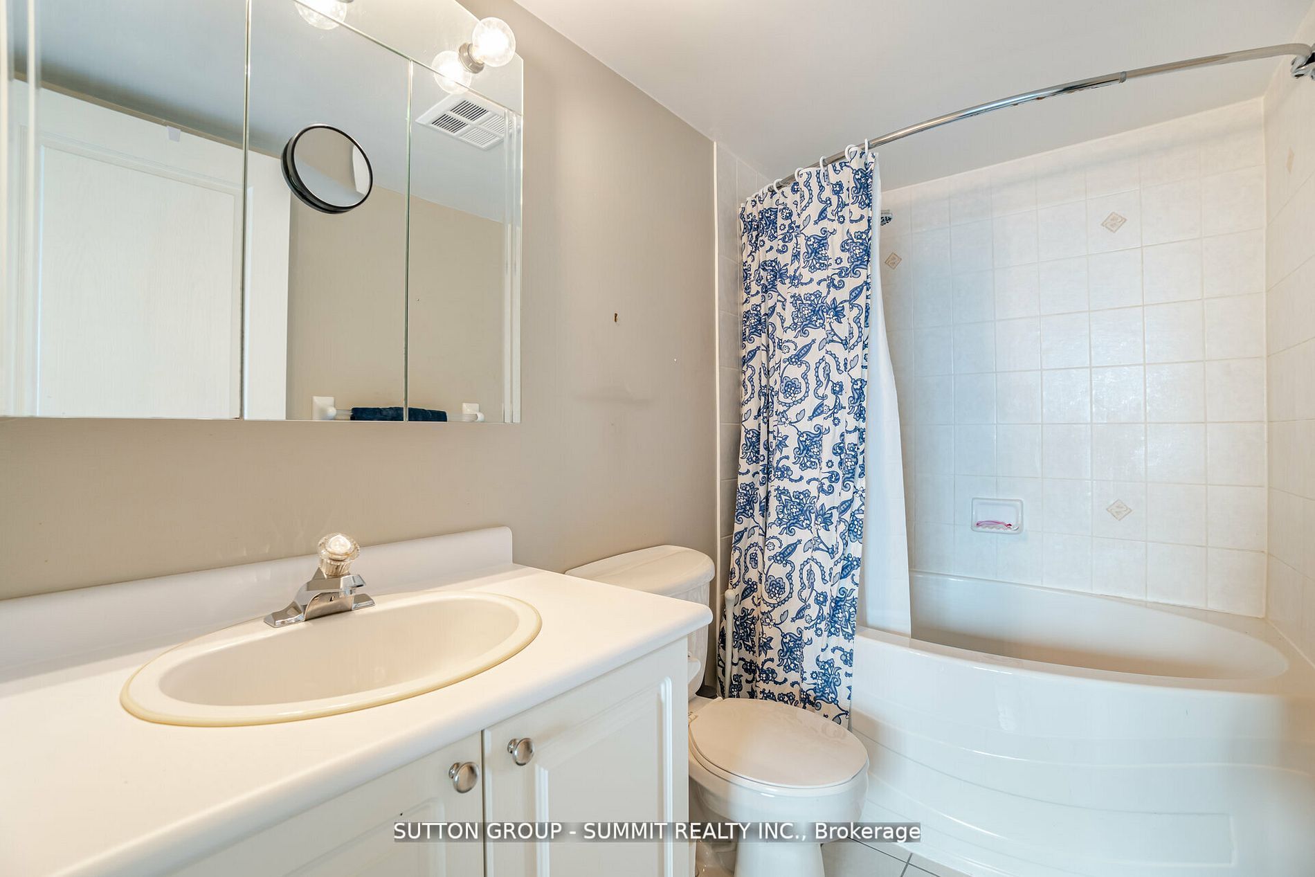 2545 Erin Centre Blvd, #609