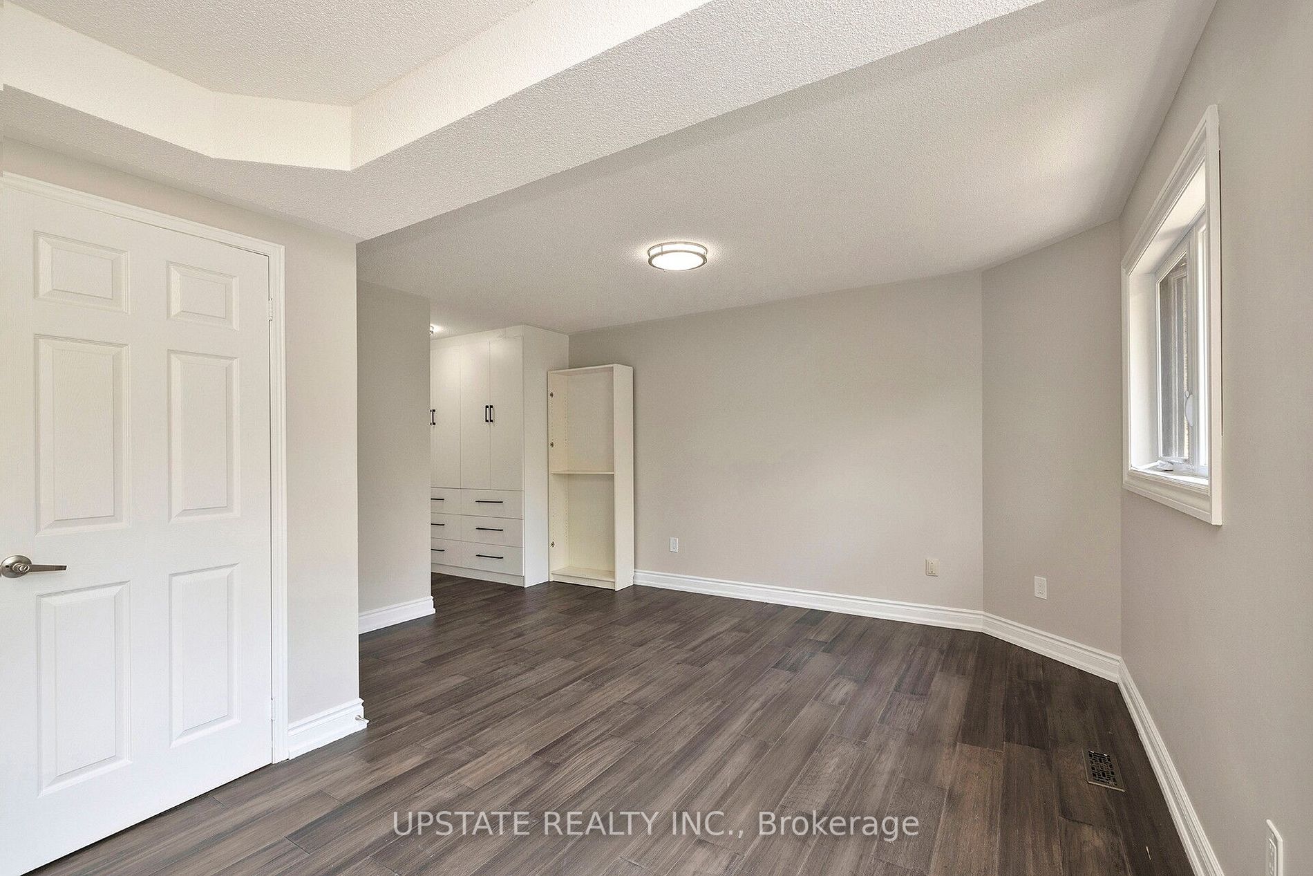 2262 Yorktown Circle
