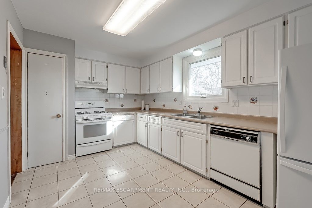 379 Bryant Crescent