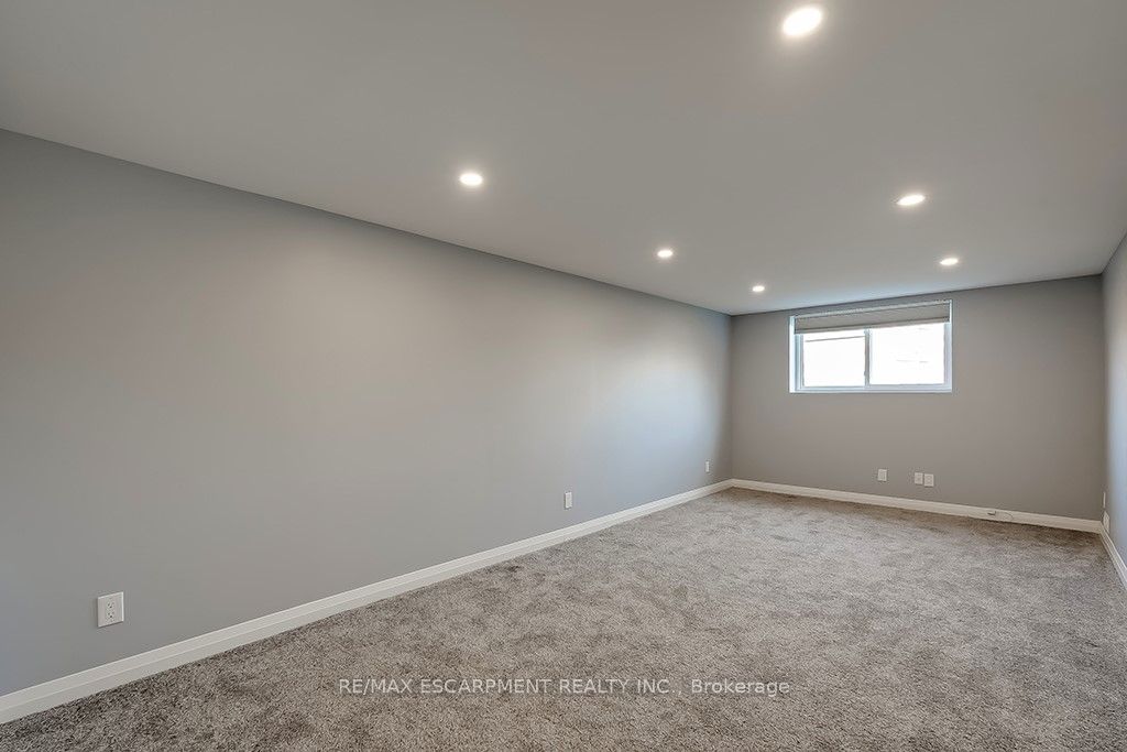 379 Bryant Crescent