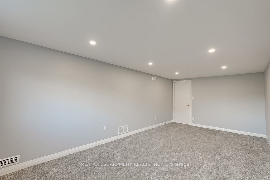 379 Bryant Crescent