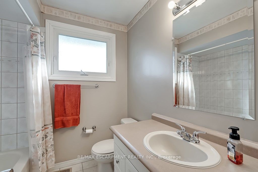 379 Bryant Crescent