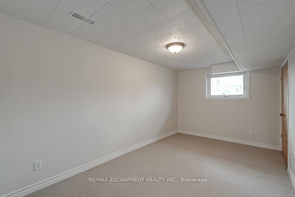 379 Bryant Crescent