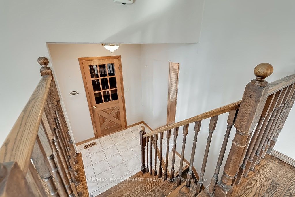 379 Bryant Crescent