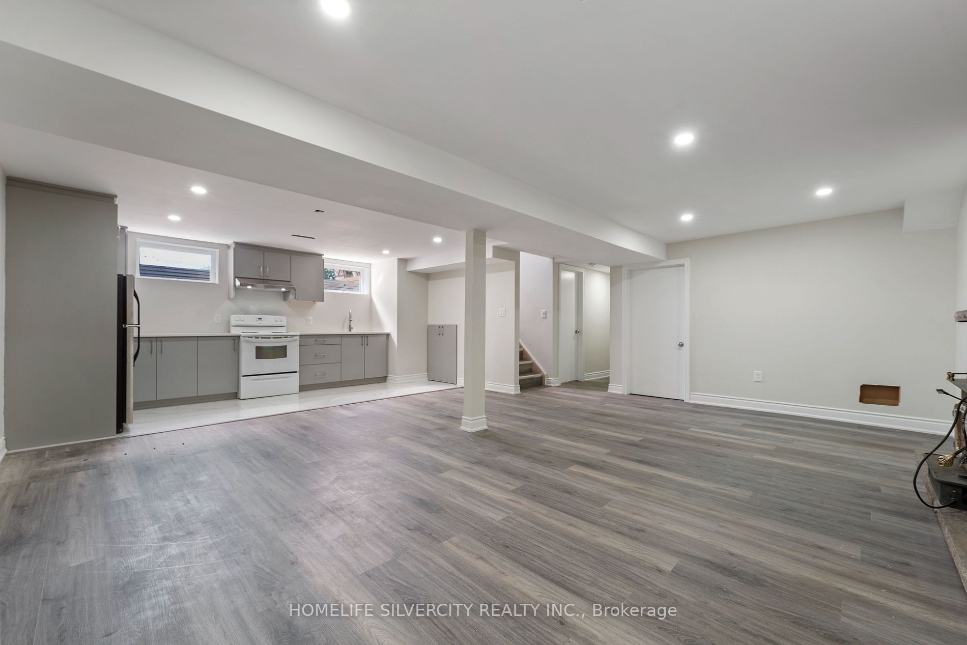 16817 22 Side Rd