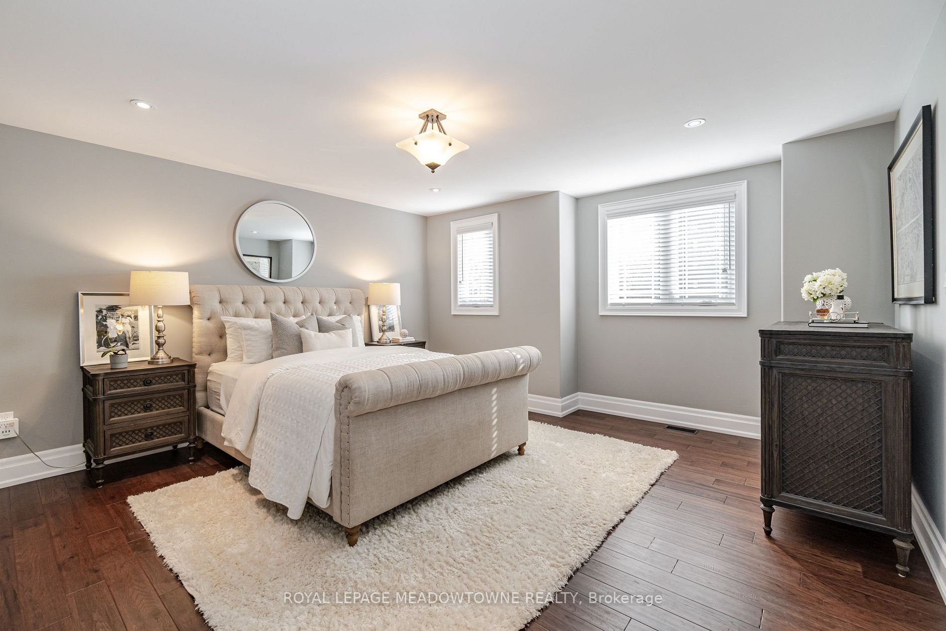 131 Bronte St S