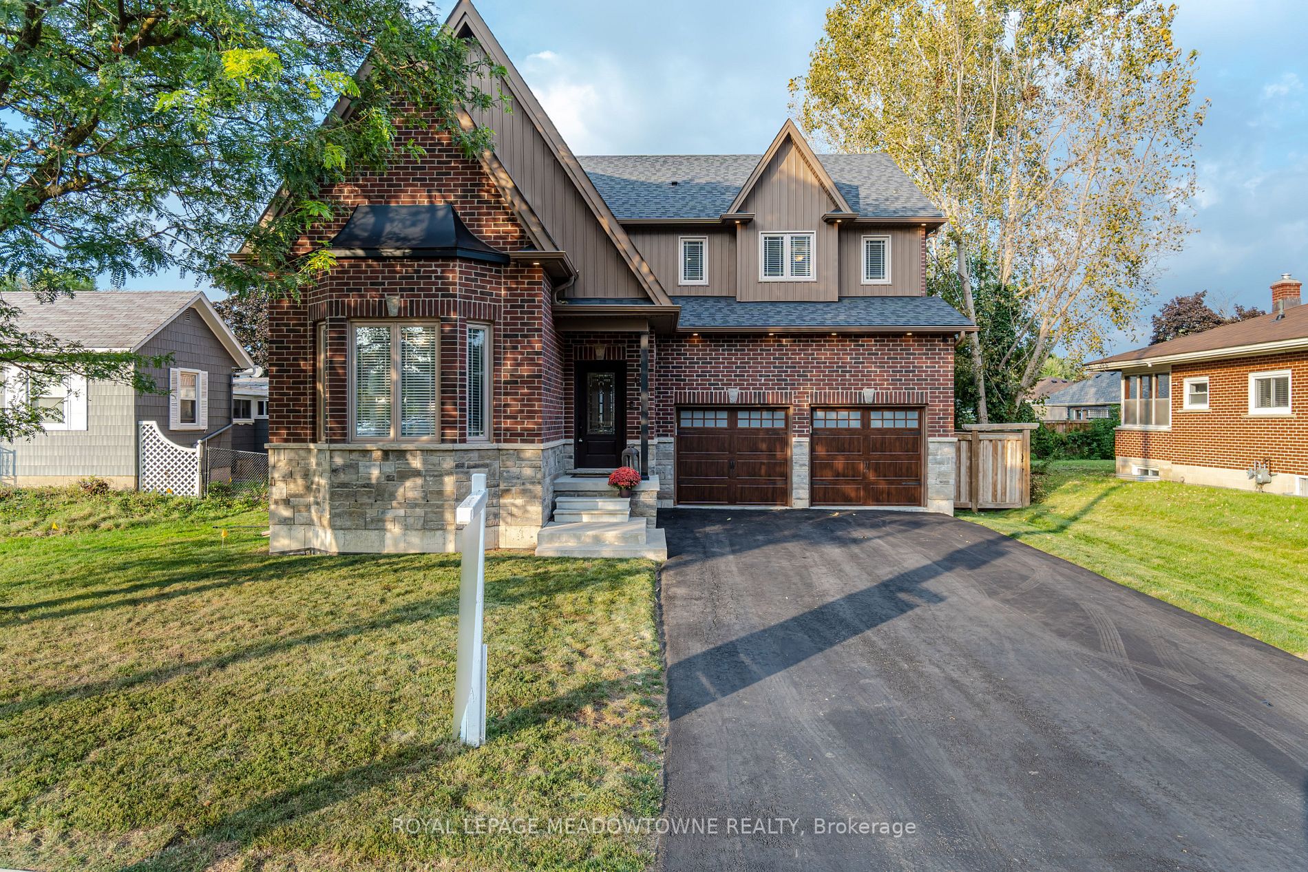 131 Bronte St S