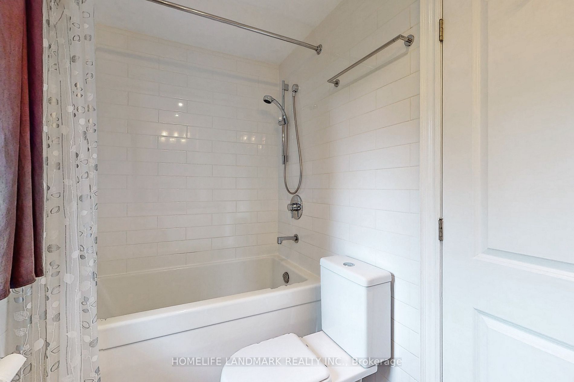 561 Wingrove Cres