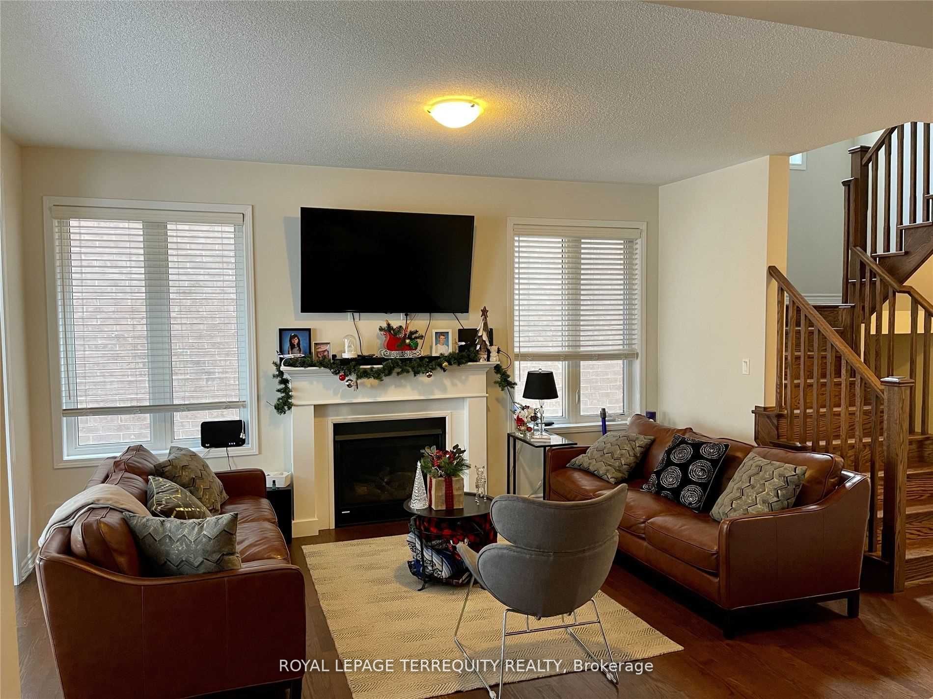 903 Penson Crescent