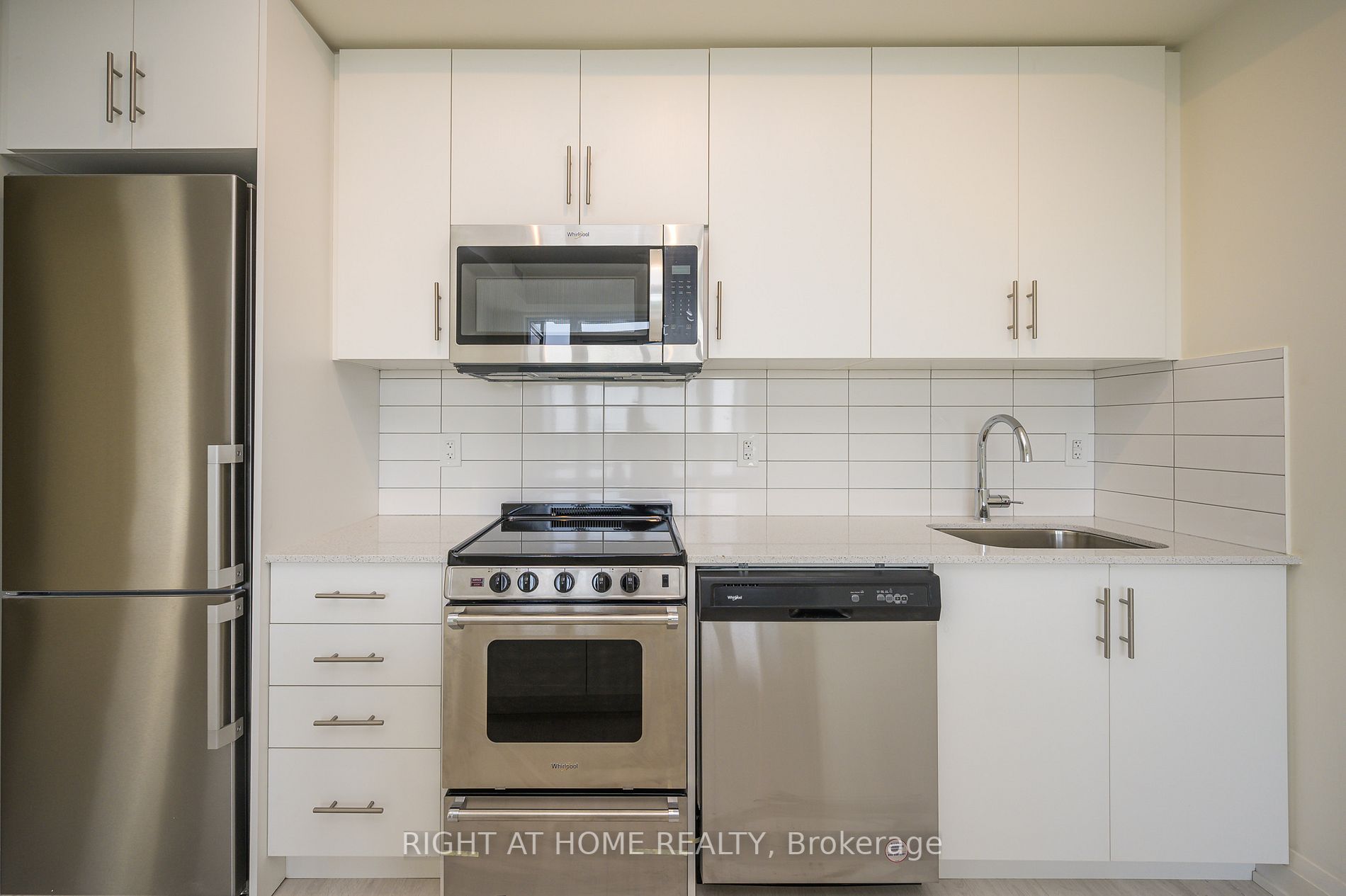 509 Dundas St W, #605