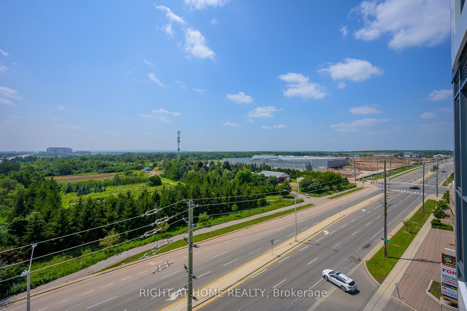 509 Dundas St W, #605