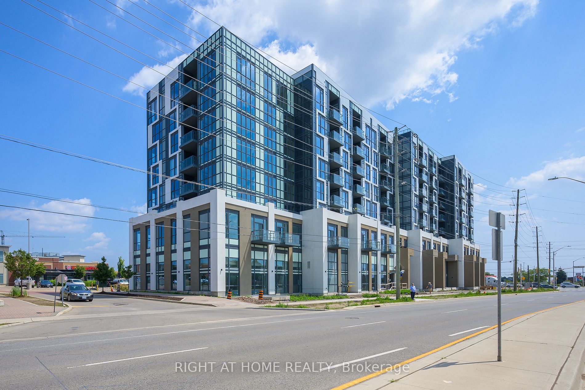 509 Dundas St W, #605