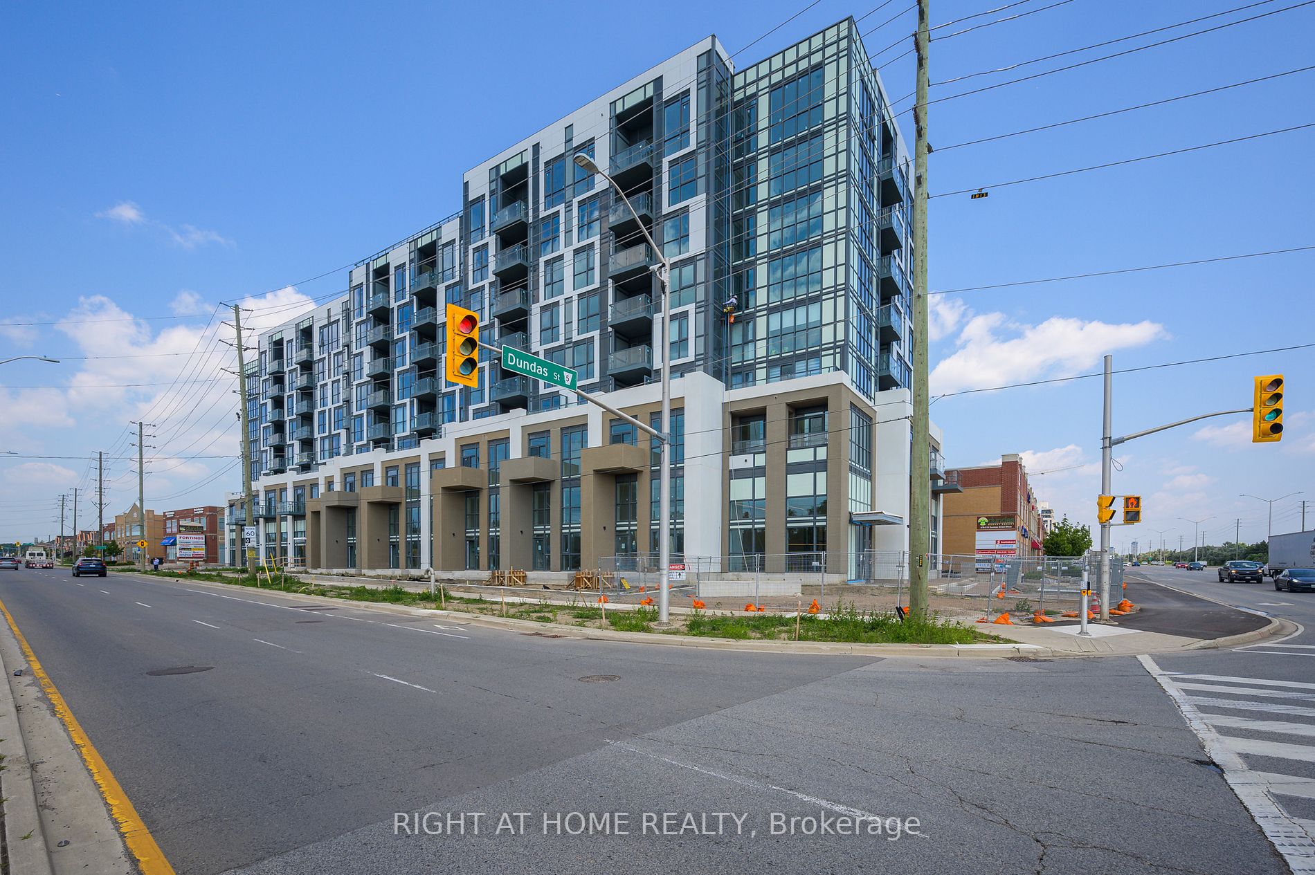 509 Dundas St W, #605