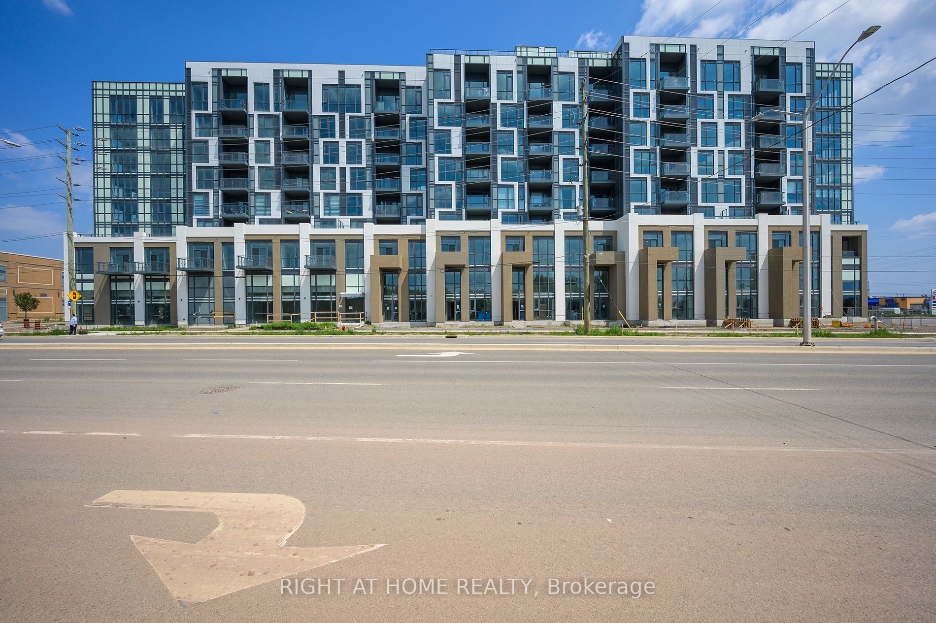 509 Dundas St W, #605