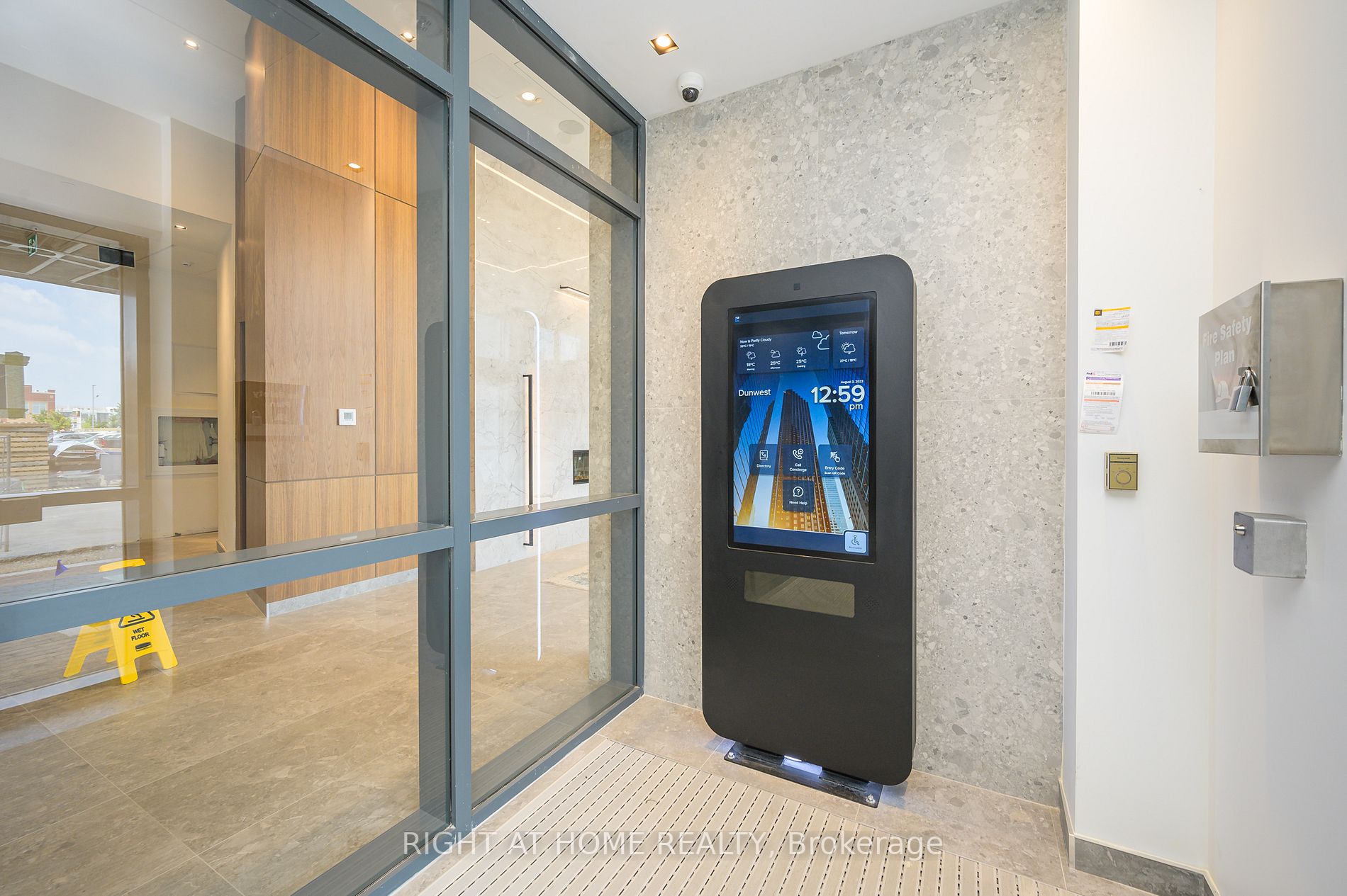 509 Dundas St W, #605