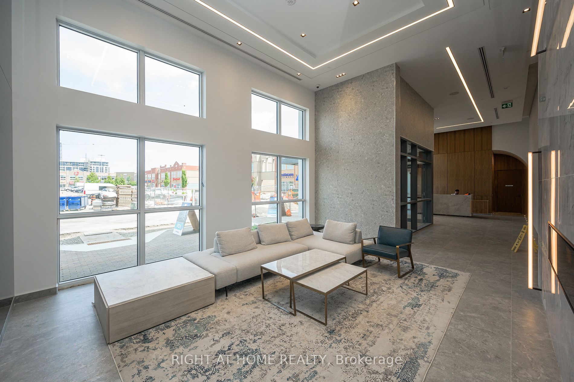 509 Dundas St W, #605