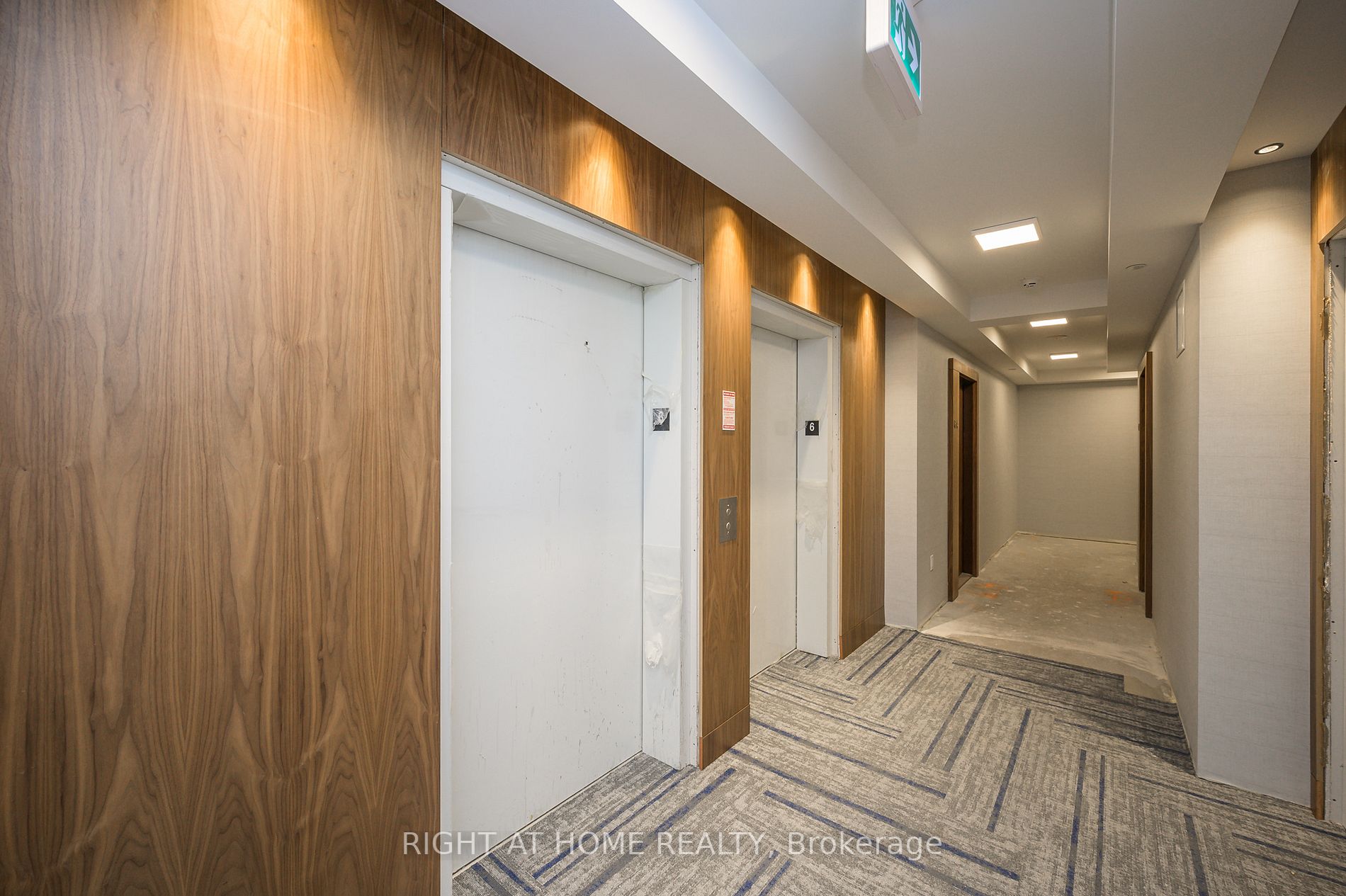 509 Dundas St W, #605