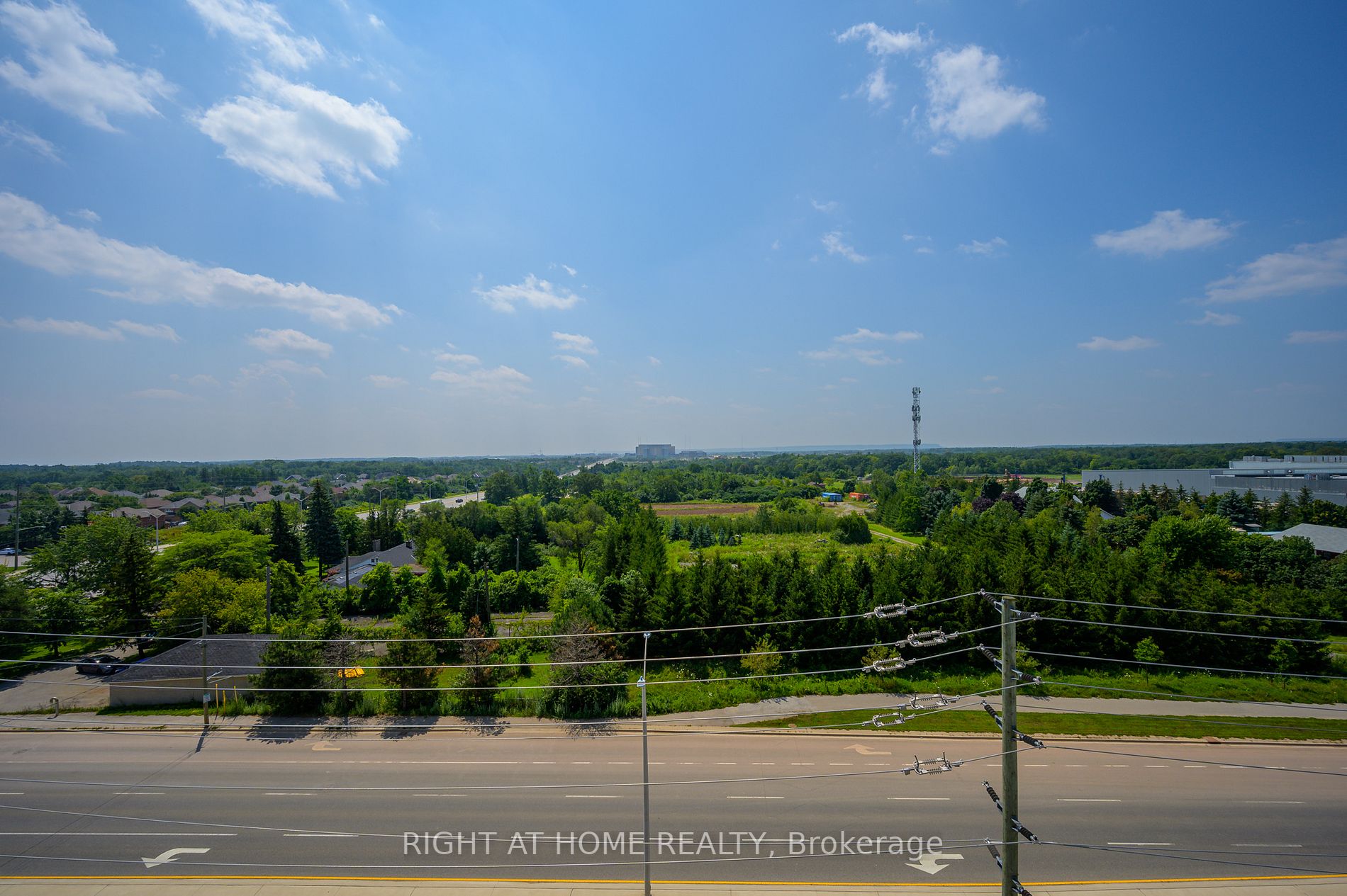 509 Dundas St W, #605