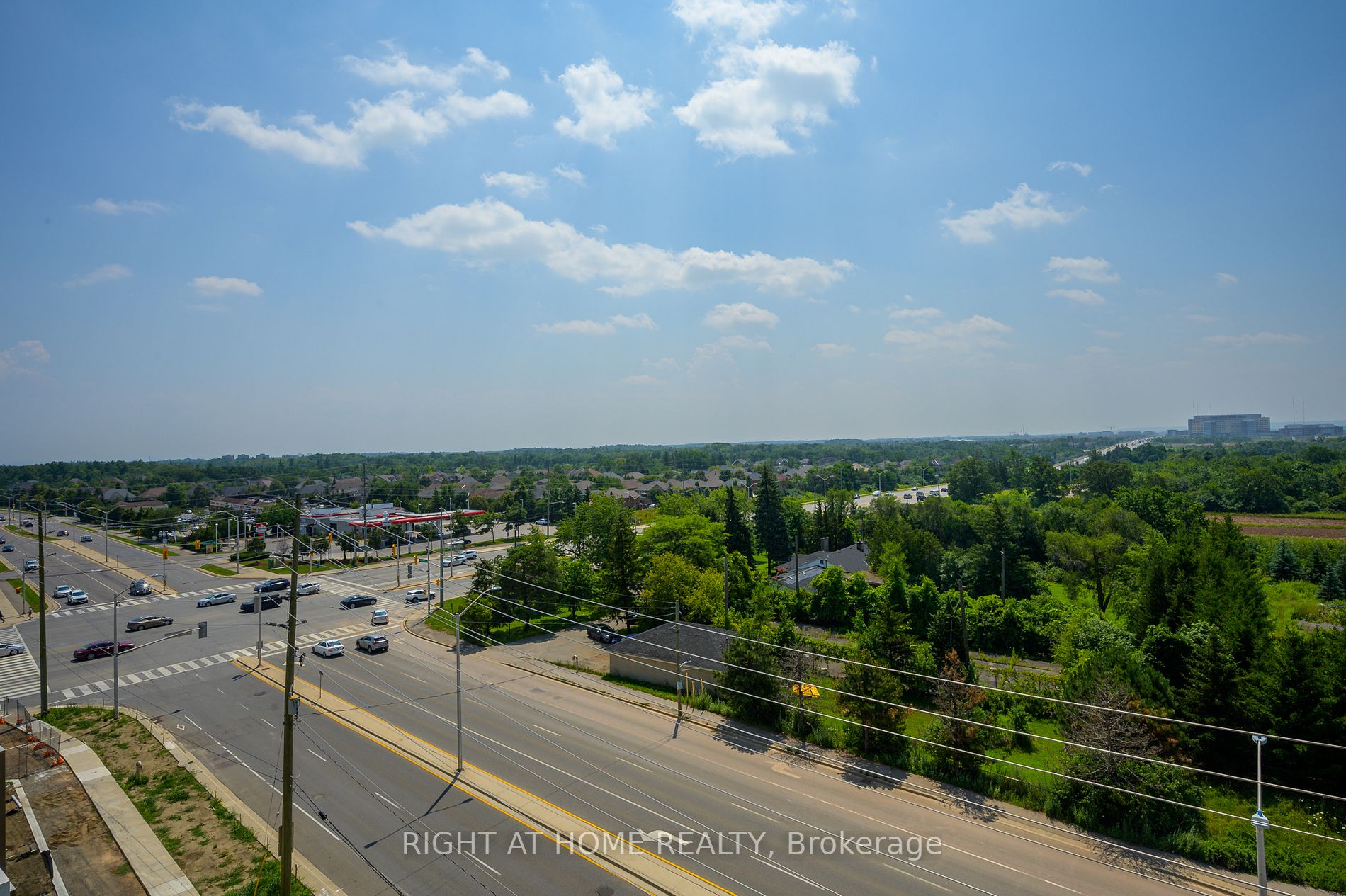 509 Dundas St W, #605